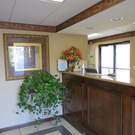Knights Inn ניופורט מראה חיצוני תמונה